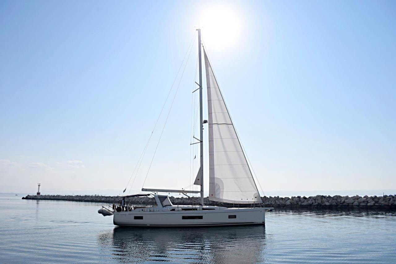 Отель Yacht Psari Салоники Экстерьер фото